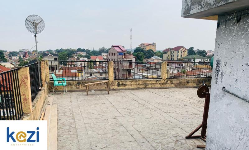 Immeuble avec des appartements  vendre  Kintambo Bangala  850.000 Ngociable