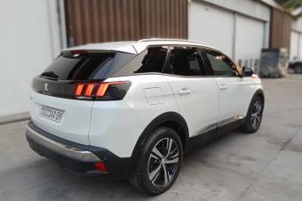 Peugeot 3008 Annee  2019 Automatique Steptronique Diesel 4 cylindre Demarrage bouton Interior Cuire 75.000 km 4 x 4 Auto start Full parking sensors Telephone