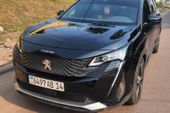 Peugeot 5008 2022   Volant gauche   diesel   4 cylindres   automatique  kilomtrage 45.000km  Intrieur semi cuir  Couleur dorigine   Climatis   Prix 18.500  dba