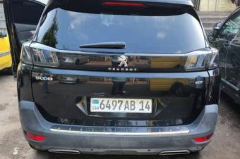 Peugeot 5008 2022   Volant gauche   diesel   4 cylindres   automatique  kilomtrage 45.000km  Intrieur semi cuir  Couleur dorigine   Climatis   Prix 18.500  dba