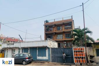 Immeuble avec des appartements  vendre  Kintambo Bangala  850.000 Ngociable