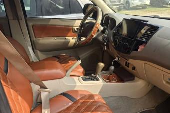 Toyota Fortuner authentique 2015 Couleur dorigine partout  Climatisation impeccable  3 banquettes  Clignotant aux rtroviseurs  Suspension correcte Faible kilomtrage  Prix  1900