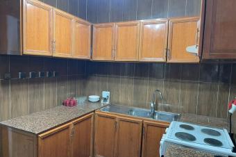 APPARTEMENT MEUBLE SPACIEUX ET PROPRE DE 3 CHAMBRES A LOUER A NGALIEMAGB A 3000 31