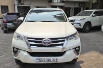 Fortuner 2017 essence automatique v6 Kilométrage 21000 intérieur cuire Caméra de recule Prix 37000 à discuter automobile_motos_velos_engins_et_pieces