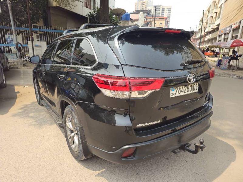 TOYOTA HIGHLANDER A VENDRE  KINSHASA 