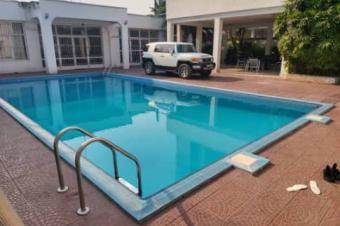 Magnifique villa avec piscine  vendre dans la commune de la Gombe 