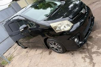 TOYOTA NOHA A VENDRE 