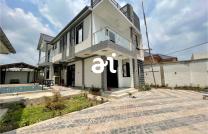 VENTE: PARCELLE DE 500m²  AVEC BÂTISSE R+1 DE 4 CHAMBRES À KINSHASA-UPN mediacongo