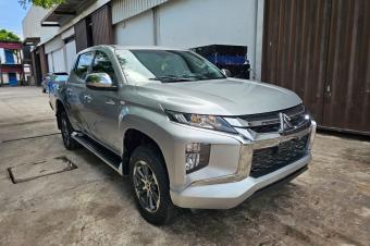 MITSUBISHI PICK UP A VENDRE  KINSHASA 