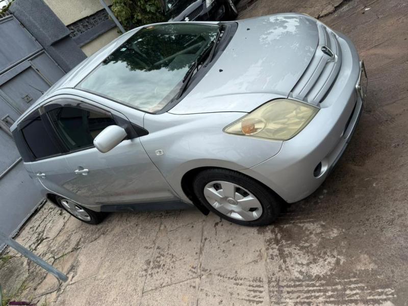 TOYOTA IST A VENDRE 