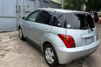 TOYOTA IST A VENDRE 