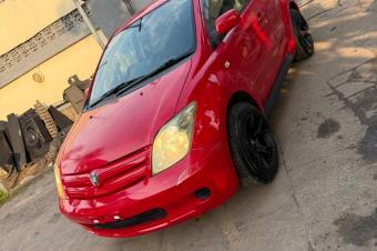 TOYOTA IST A VENDRE  KINSHASA 