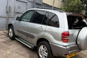 TOYOTA RAV4 A VENDRE  KINSHASA 