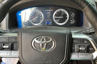 Toyota land cruiser GXR 