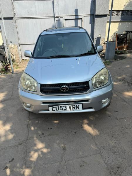 TOYOTA RAV4 A VENDRE  KINSHASA 