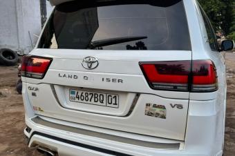 Toyota land cruiser GXR 