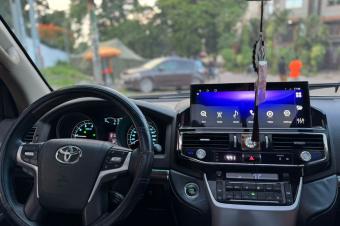 Toyota land cruiser GXR 
