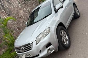 TOYOTA VANGUARD A VENDRE  KINSHASA 