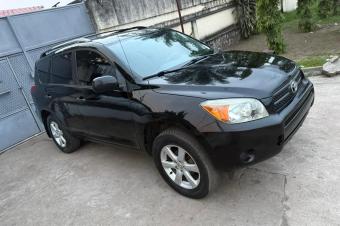 TOYOTA NEW RAV4 A VENDRE  KINSHASA 
