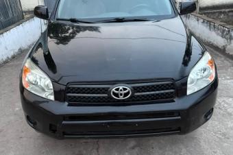 TOYOTA NEW RAV4 A VENDRE  KINSHASA 