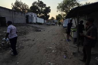 Vente parcelle en morcel avec une maison  NGABA 