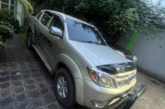 TOYOTA HILUX DOUBLE CABINE 