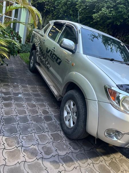 TOYOTA HILUX A VENDRE  KINSHASA 