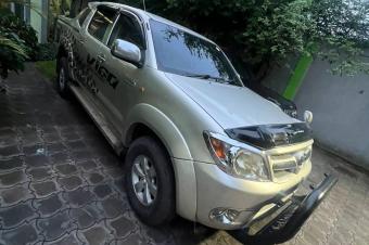 TOYOTA HILUX DOUBLE CABINE A VENDRE 