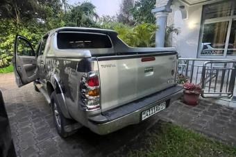TOYOTA HILUX DOUBLE CABINE A VENDRE 