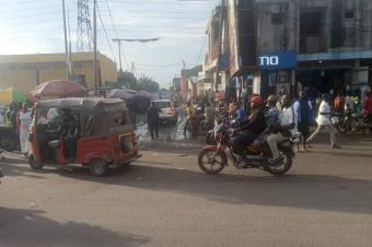 Maison commercial  louer situ  Bibwa Cnsele sur principale mamannganga non loin du macadam