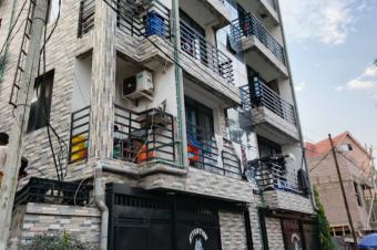 IMMEUBLE  VENDRE DE R4 QUATRE TAGES AVEC 8 APPARTEMENTS ET UN BON REVENU MENSUEL DANS LA COMMUNE DE LIMETE 1 RE RUE FUNA FORGERON 