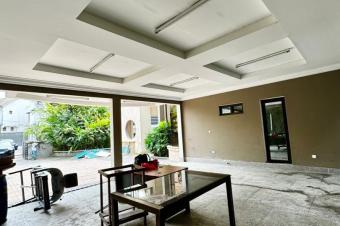 MAGNIFIQUE VILLA A VENDRE A KINSHASA 