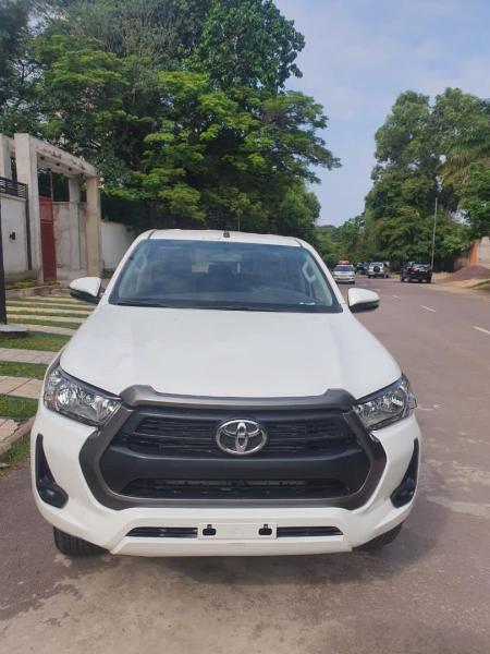 TOYOTA HILUX SANS PLAQUE 2024 AUTHENTIQUE  PRIX 50.000 LISOLO MUKIE KK.   MANUEL DIESELS CLIMATISATION IMPECCABLES FULLS OPTIONS MONTEUR 5L LOCALISATION 