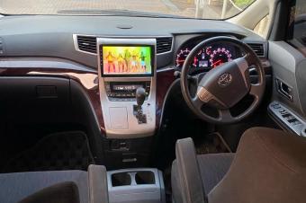 Toyota Alphard srie 2 sans plaque dimmatriculation volant Londres droit automatique essance  4 cylindres climatisation impeccable  full options plusieurs commandes au volant c