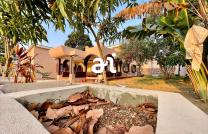VENTE: PARCELLE DE 1050m² AVEC GRANDE BÂTISSE DE 4 CHAMBRES À MAMA MOBUTU mediacongo