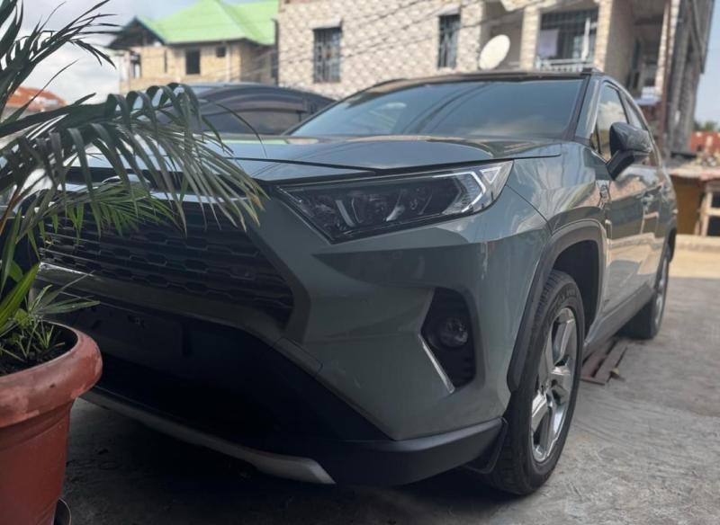 TOYOTA RAV4 HYBRIDE A VENDRE 