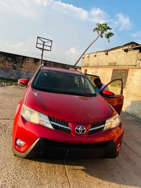 TOYOTA NEW RAV4 A VENDRE A KINSHASA 