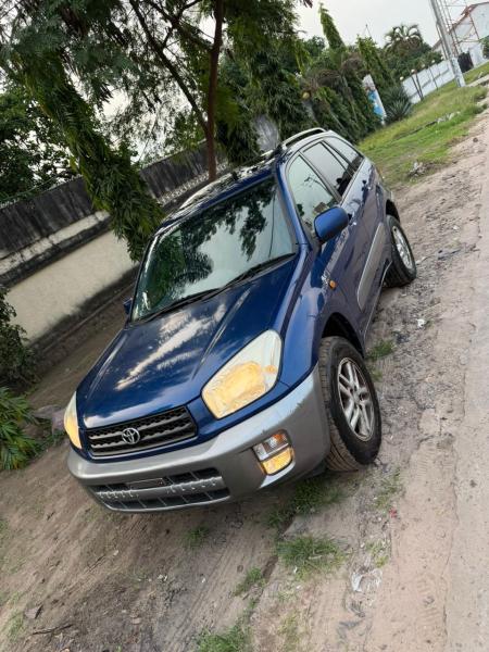 TOYOTA RAV4 INTERMDIAIRE A VENDRE 