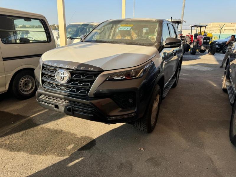 TOYOTA FORTUNER SANS PLAQUE 00km A VENDRE A KINSHASA 