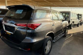 TOYOTA FORTUNER SANS PLAQUE 00km A VENDRE A KINSHASA 