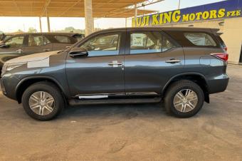 TOYOTA FORTUNER SANS PLAQUE 00km A VENDRE A KINSHASA 