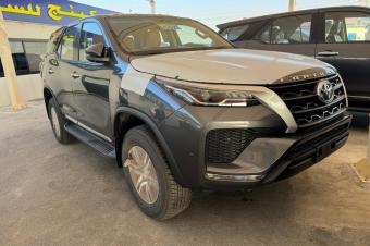 TOYOTA FORTUNER SANS PLAQUE 00km A VENDRE A KINSHASA 