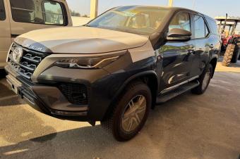 TOYOTA FORTUNER SANS PLAQUE 00km A VENDRE A KINSHASA 