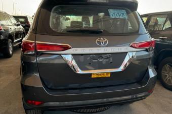 TOYOTA FORTUNER SANS PLAQUE 00km A VENDRE A KINSHASA 