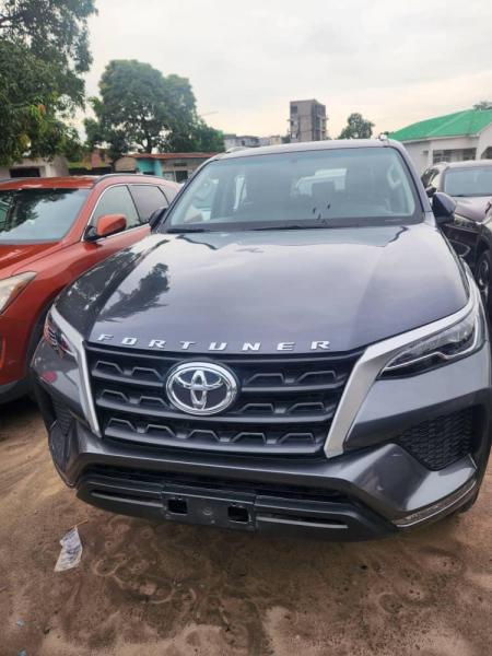 Toyota fortuner 2024