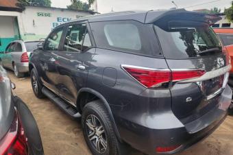 Toyota fortuner 2024