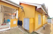 Jolie parcelle de 12msur43 en vente à Badiading doté de 2 maisons identiques de 3 ch salon cuisine salle de bain 130000 dollars à discuter mediacongo