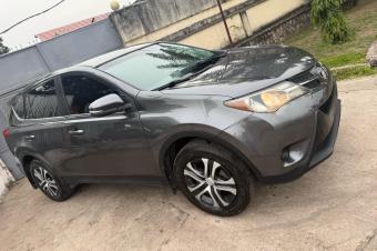 TOYOTA NEW RAV4 A VENDRE A KINSHASA 