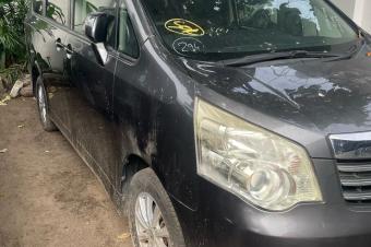 TOYOTA NOHA SANS PLAQUE A VENDRE A KINSHASA 