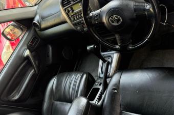 TOYOTA RAV4 INTERMDIAIRE A VENDRE A KINSHASA 